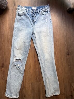 Altar'd State Light Blue Straight-Leg Distressed Jeans